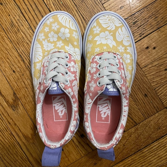 Vans Other - Brand New Girls Vans Era Elastic Lace Sneakers; Hawaiian Flowers; Size: 11